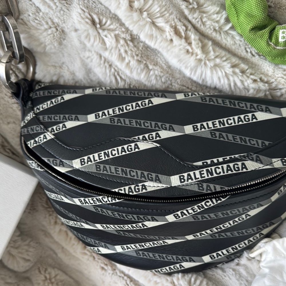Balenciaga Black and Green Crossbody Bag - Picture 4 of 7